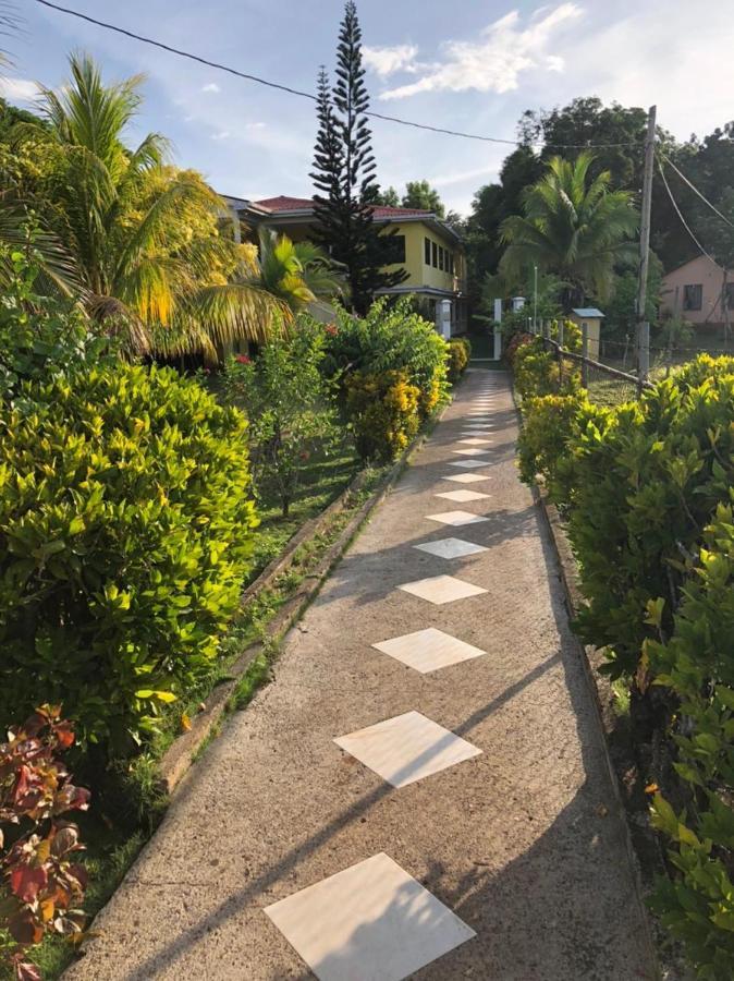Sunshine Hotel Little Corn Island Exterior photo