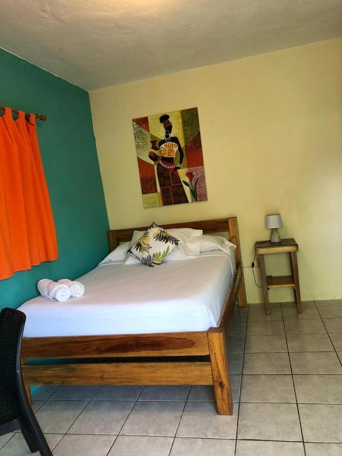 Sunshine Hotel Little Corn Island Exterior photo