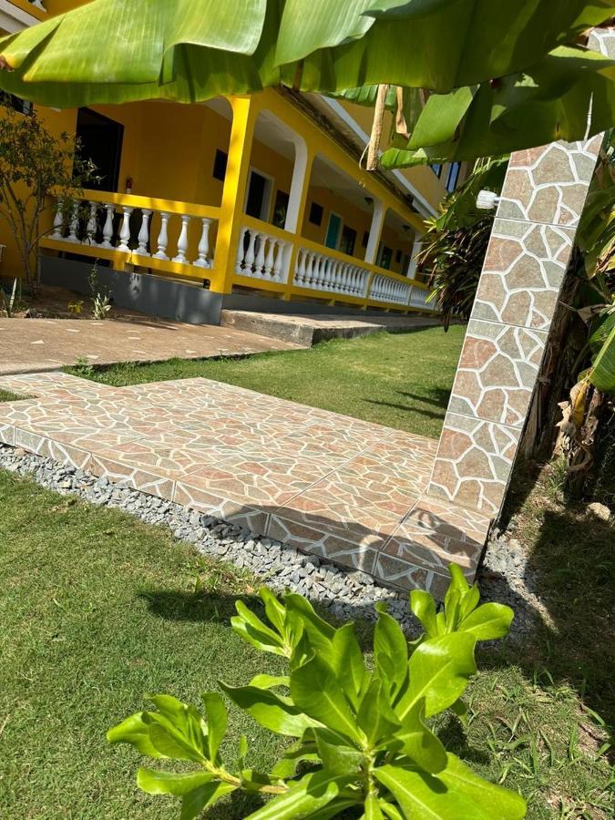 Sunshine Hotel Little Corn Island Exterior photo